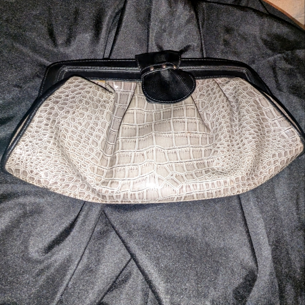 Elegant Black and Gray Crocodile-Embossed Women's Clutch